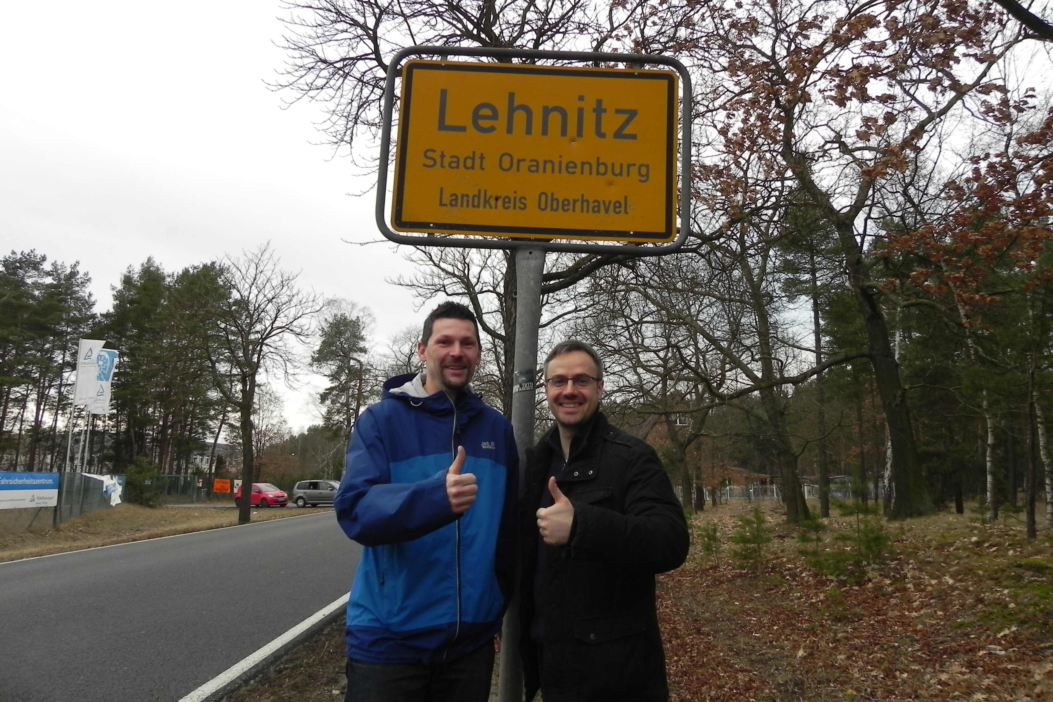 Ortsvorsteher Matthias Hennig und IT-Fachmann Christian Studier unterstützen den digitalen Weg nach Lehnitz (Bild von T.Hennig)