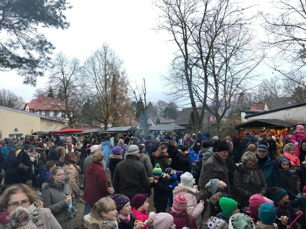 Großer Andrang auf dem Markt in Lehnitz