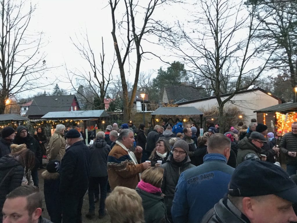 Friedliche Stimmung auf dem Adventsmarkt in Lehnitz
