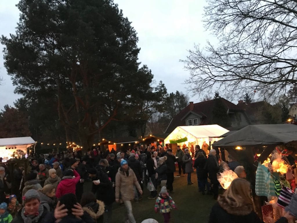 IMG_0051 Friedliche Stimmung auf dem Adventsmarkt in Lehnitz