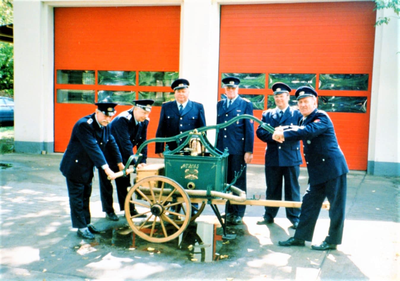 „Alte Kameraden“. Von links nach rechts. 1.: Josef Kühnl; 2.: Karl-Heinz Pohle; 3.: Dieter Wodrich; 4.: Alfred Dottke; 5.: Arno Pöllny; 6.: Gerhard Wolff. Archiv B. Becker