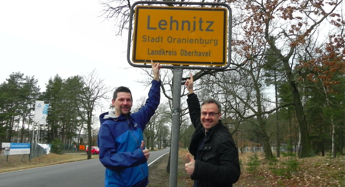 Ortsvorsteher Matthias Hennig und stellv. Ortsvorsteher Christian Studier unterstützen den digitalen Weg nach Lehnitz (Bild von T.Hennig)